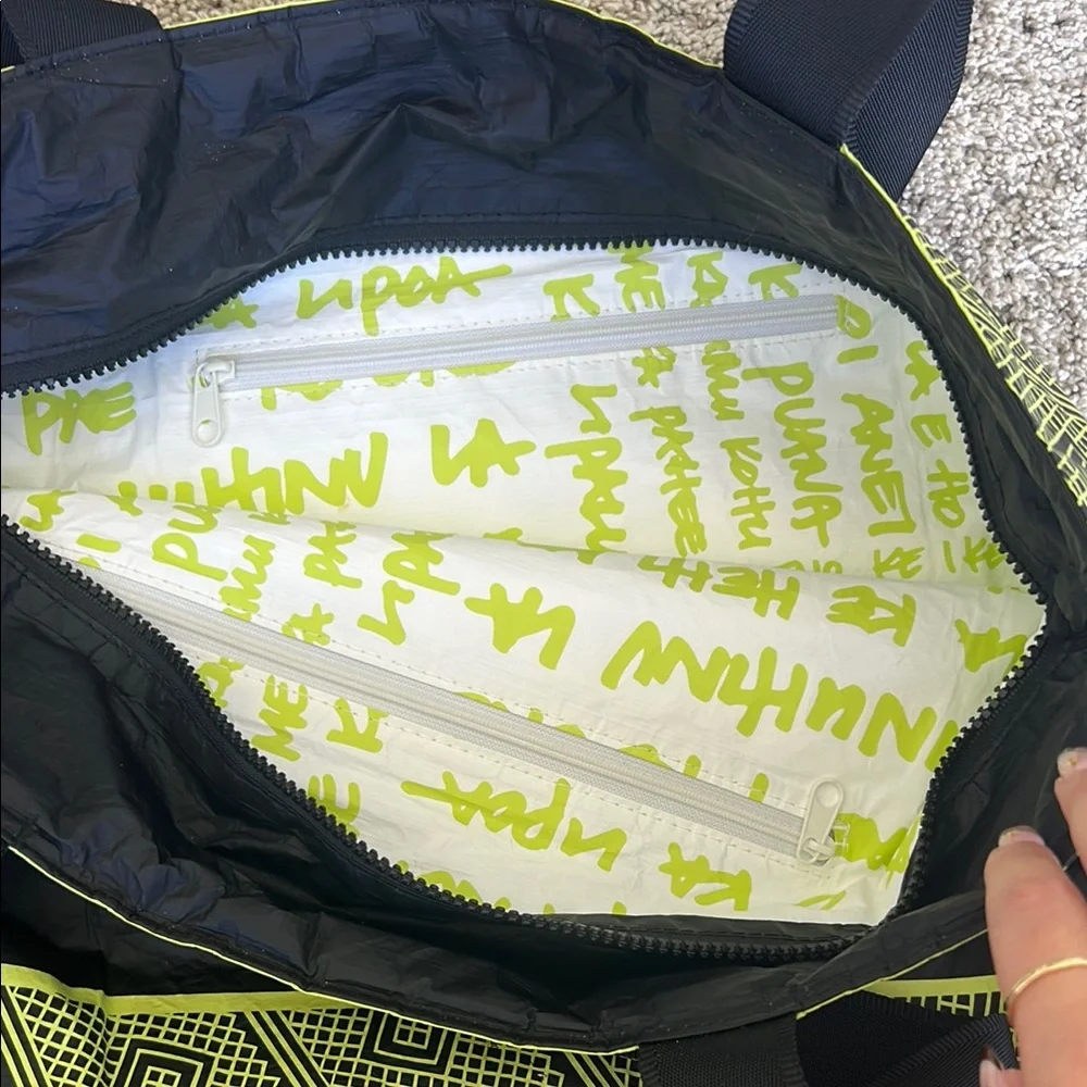 Aloha Collection x Sig Zane Day Tripper Tote - Picture 4 of 5